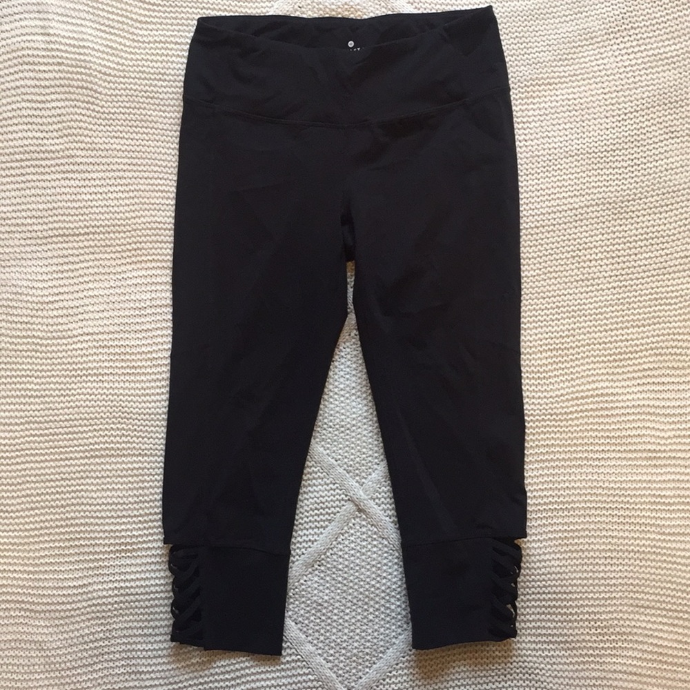 Athleta crops with laced detailing - M